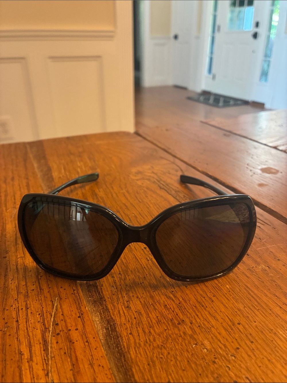 Oakley black women’s sunglasses